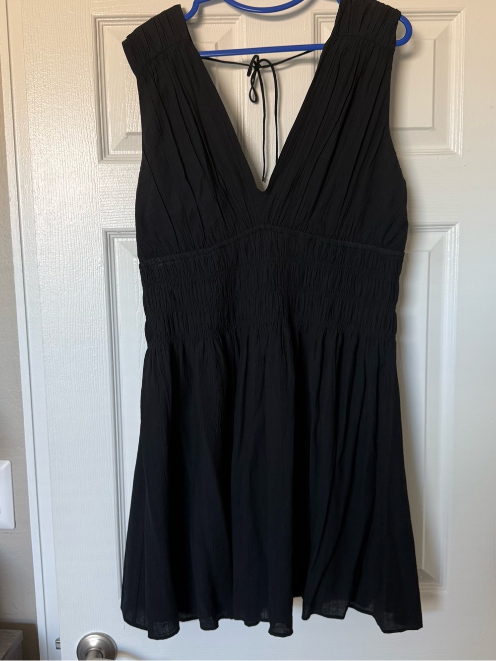 Abercrombie & Fitch Black V-Neck Sleeveless Women's Dress
